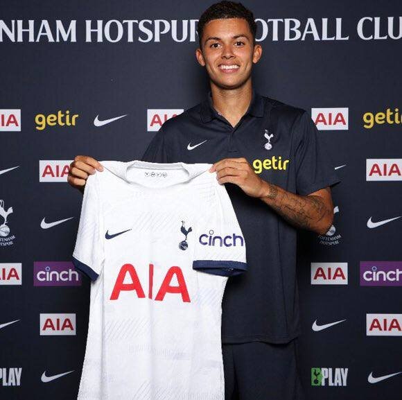 oficialno_tottenhem_kupil_poluzashchitnika_za_45_000_000_funtov.jpg